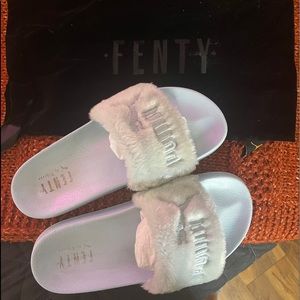 Fur fenty slides
